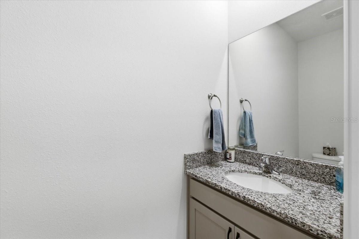1413 Tropical Oasis Ave Property Photo 24