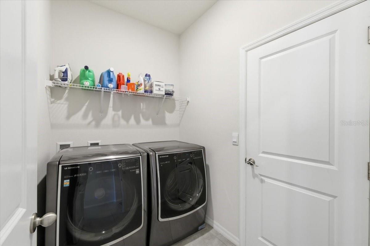 1413 Tropical Oasis Ave Property Photo 25