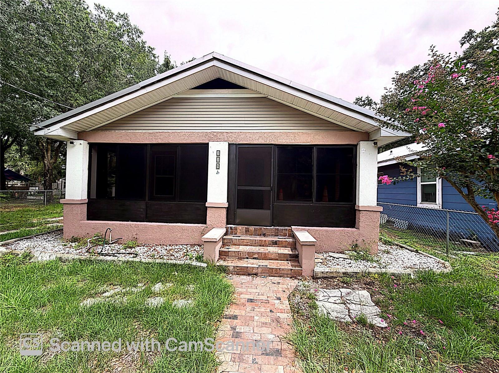118 W Drew St Property Photo 1