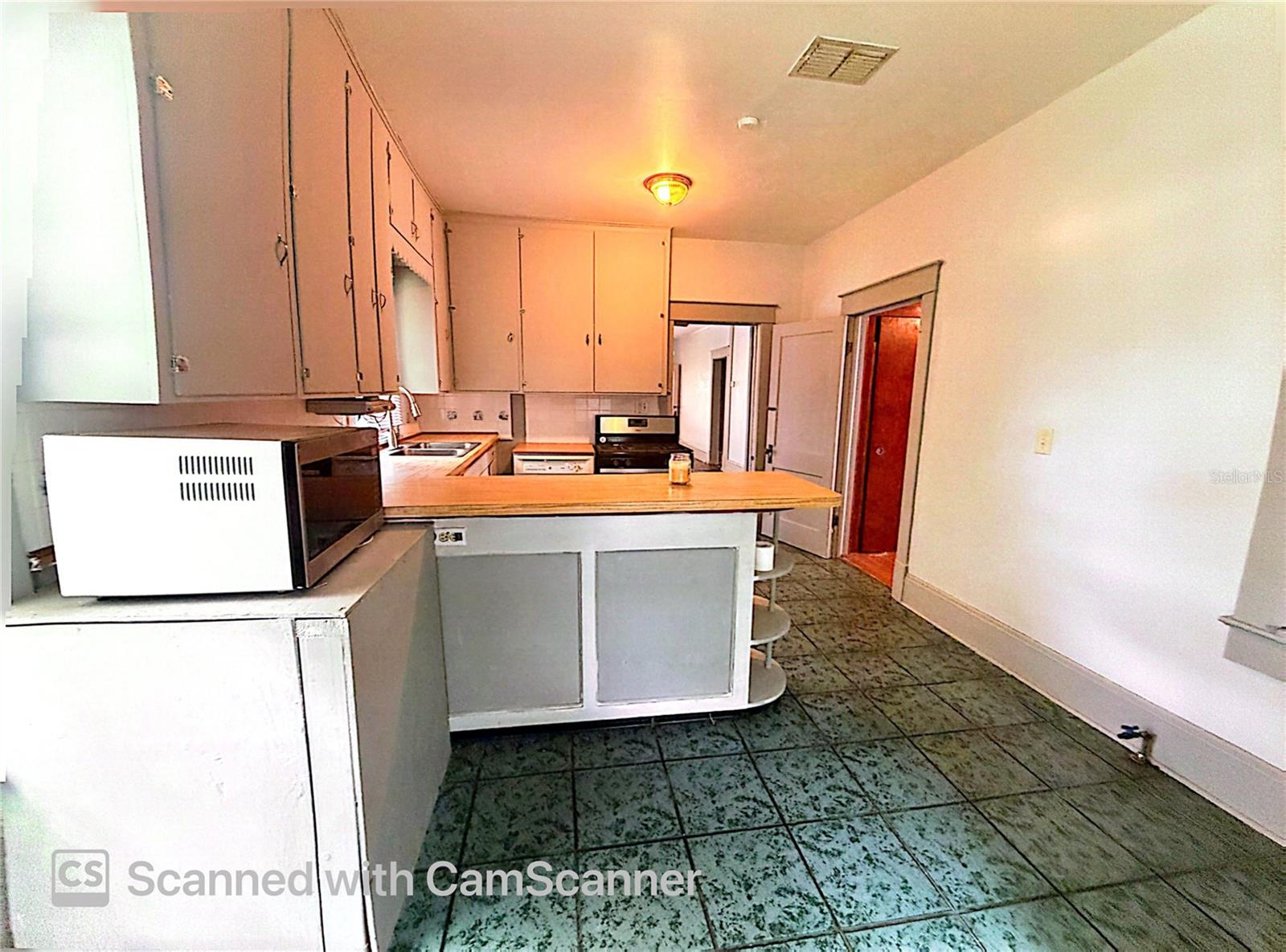 118 W Drew St Property Photo 21