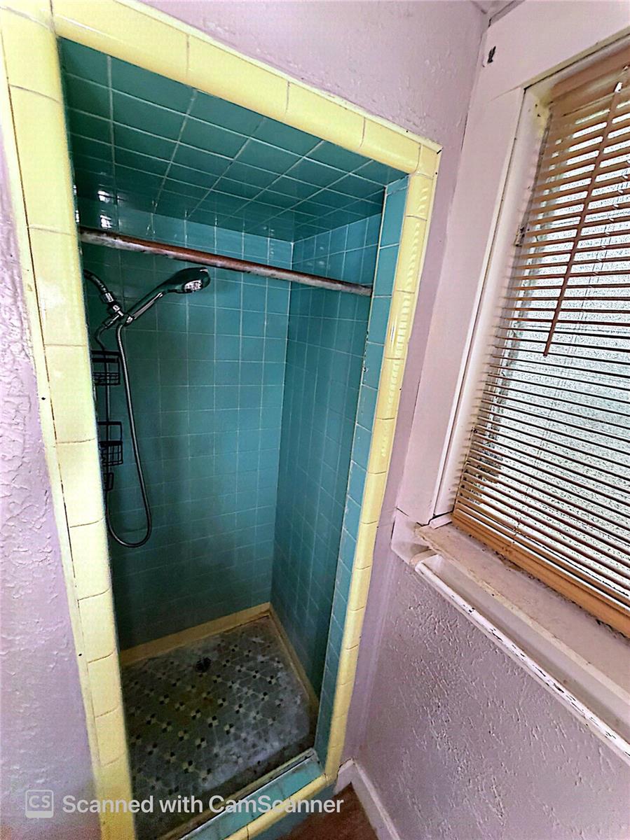 118 W Drew St Property Photo 27