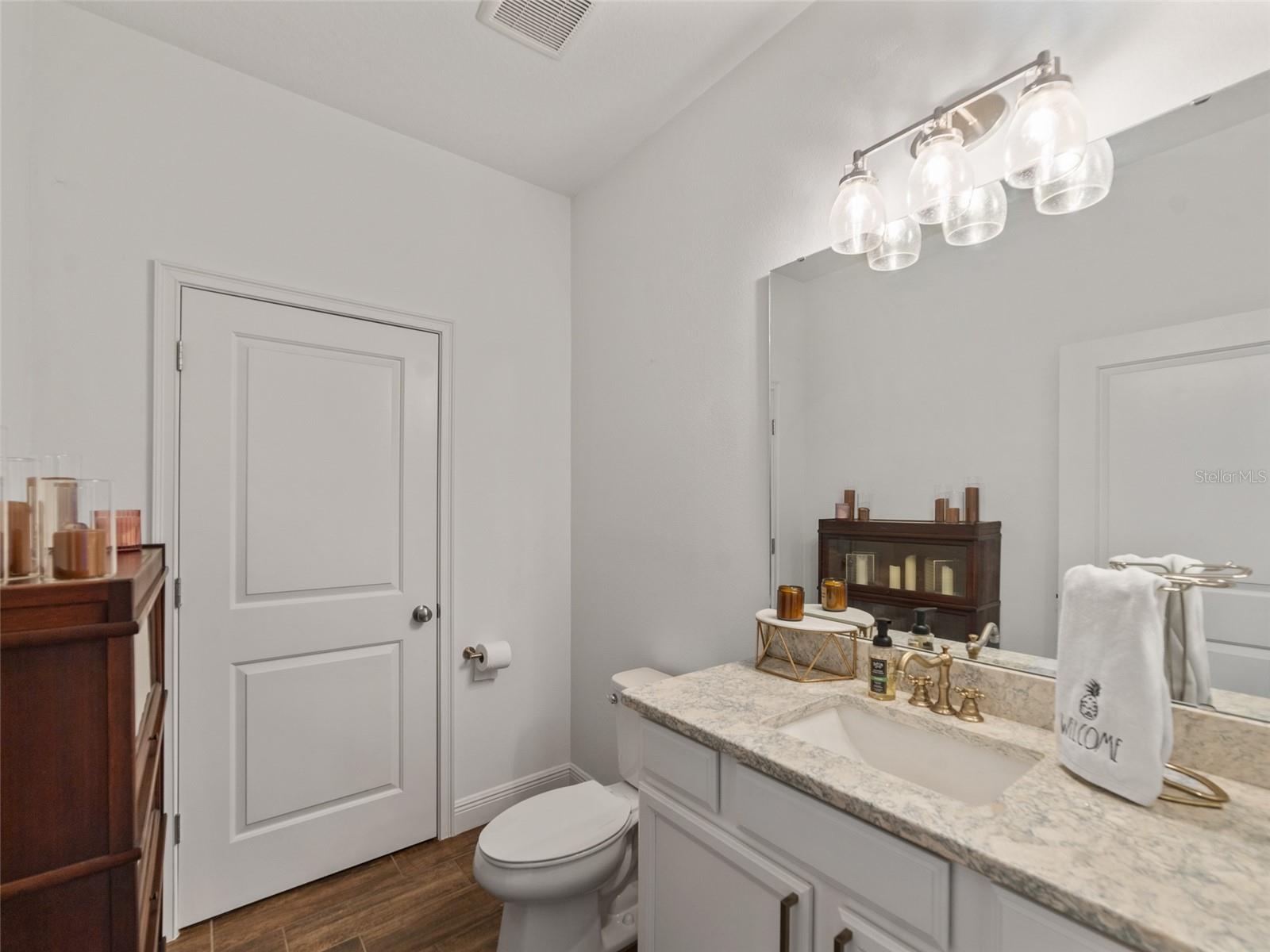 1220 Florablu Dr Property Photo 6