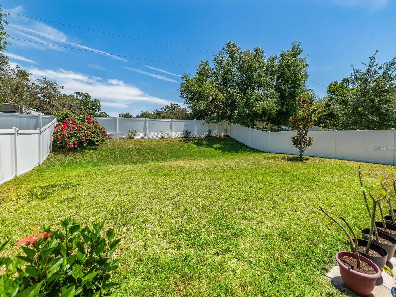 1220 Florablu Dr Property Photo 45