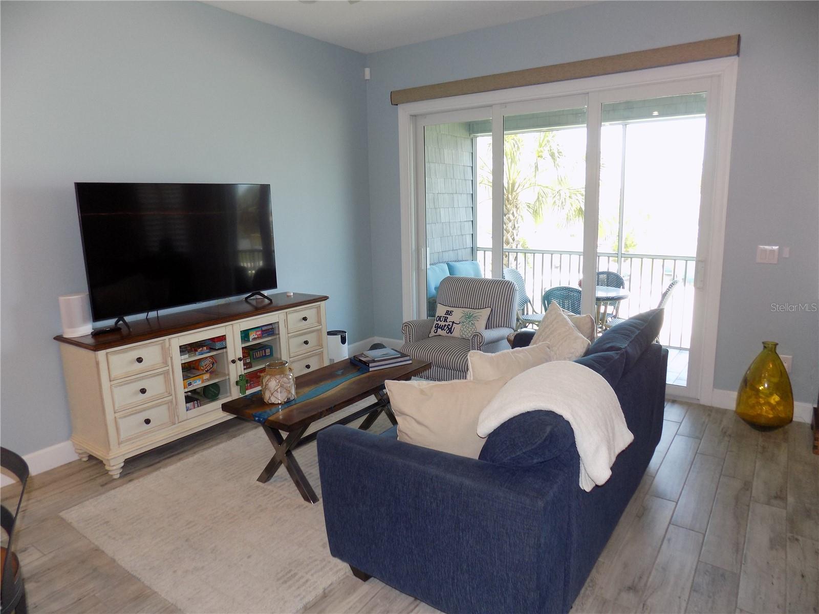 2511 Coral Ct Property Photo 6