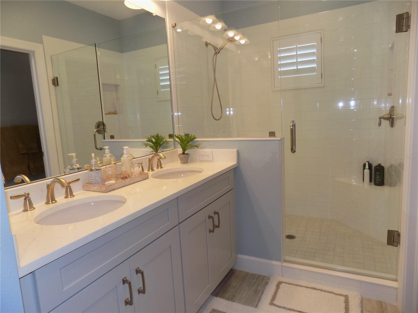 2511 Coral Ct Property Photo 10