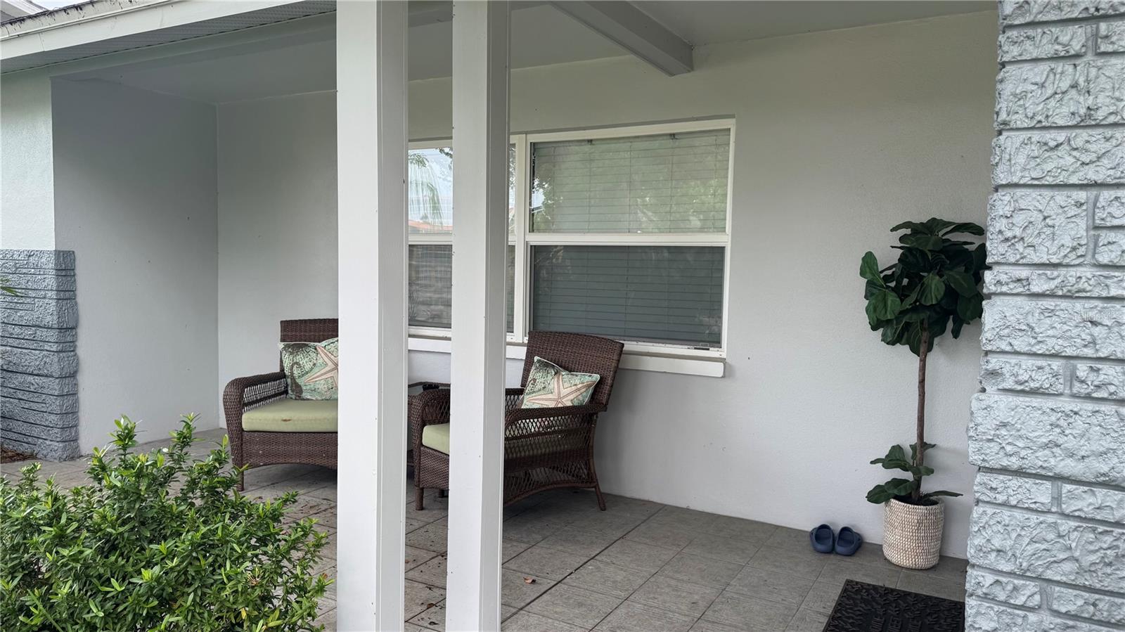 9652 Commodore Dr Property Photo 2