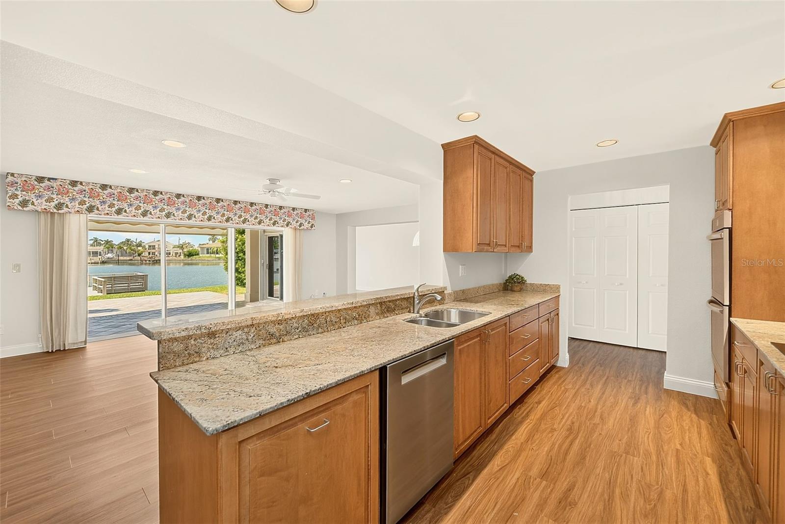 513 Harbor Dr N Property Photo 9