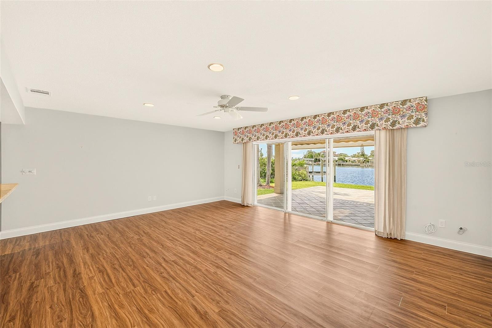 513 Harbor Dr N Property Photo 15