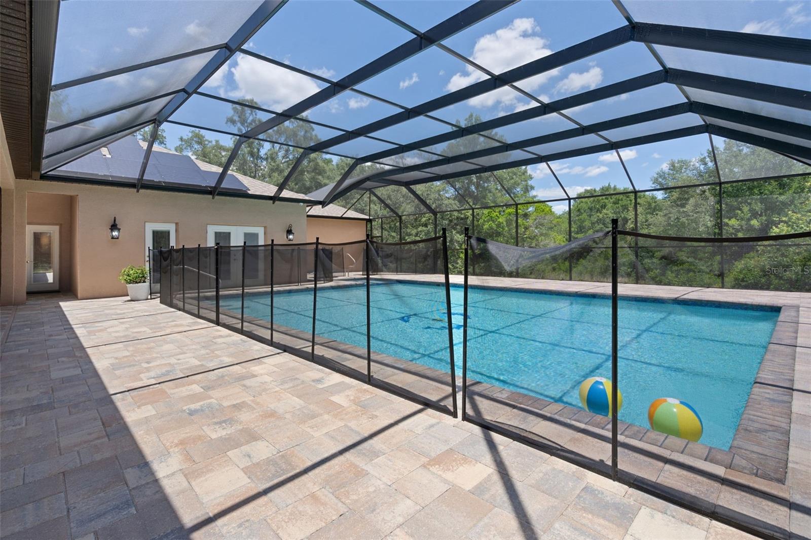 222 Suncoast Blvd Property Photo 3