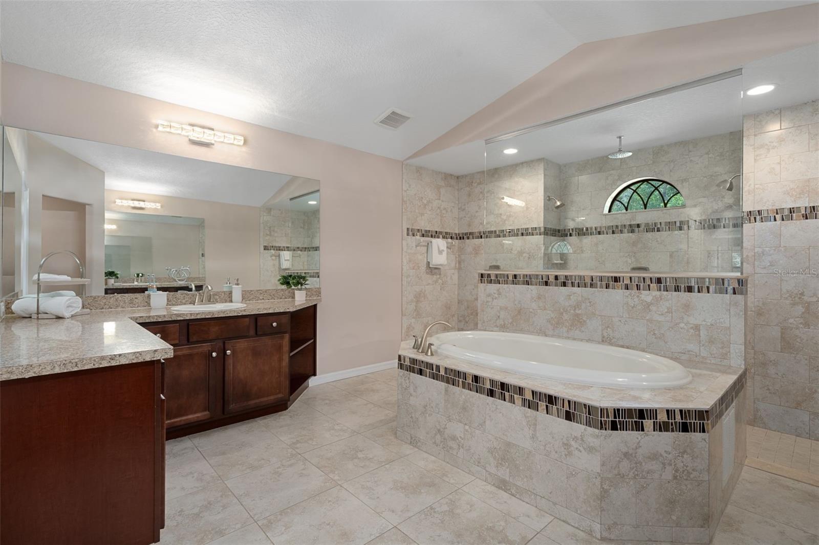 222 Suncoast Blvd Property Photo 35