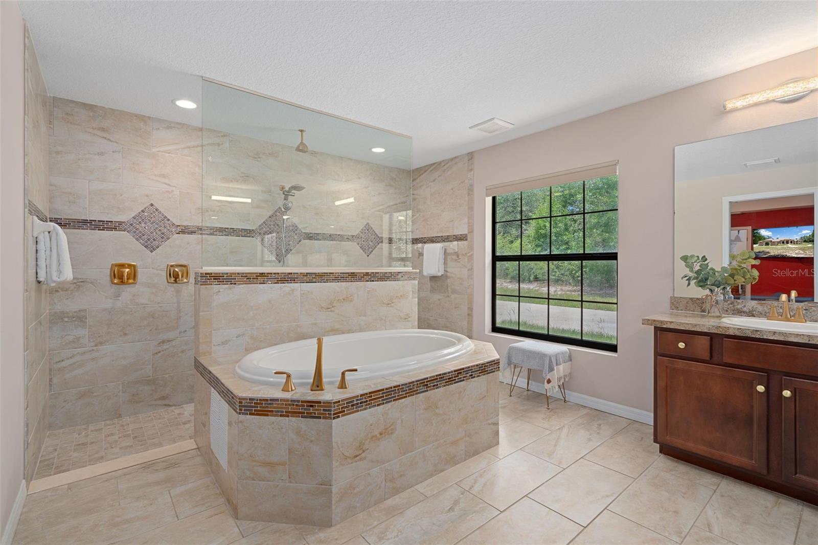 222 Suncoast Blvd Property Photo 43