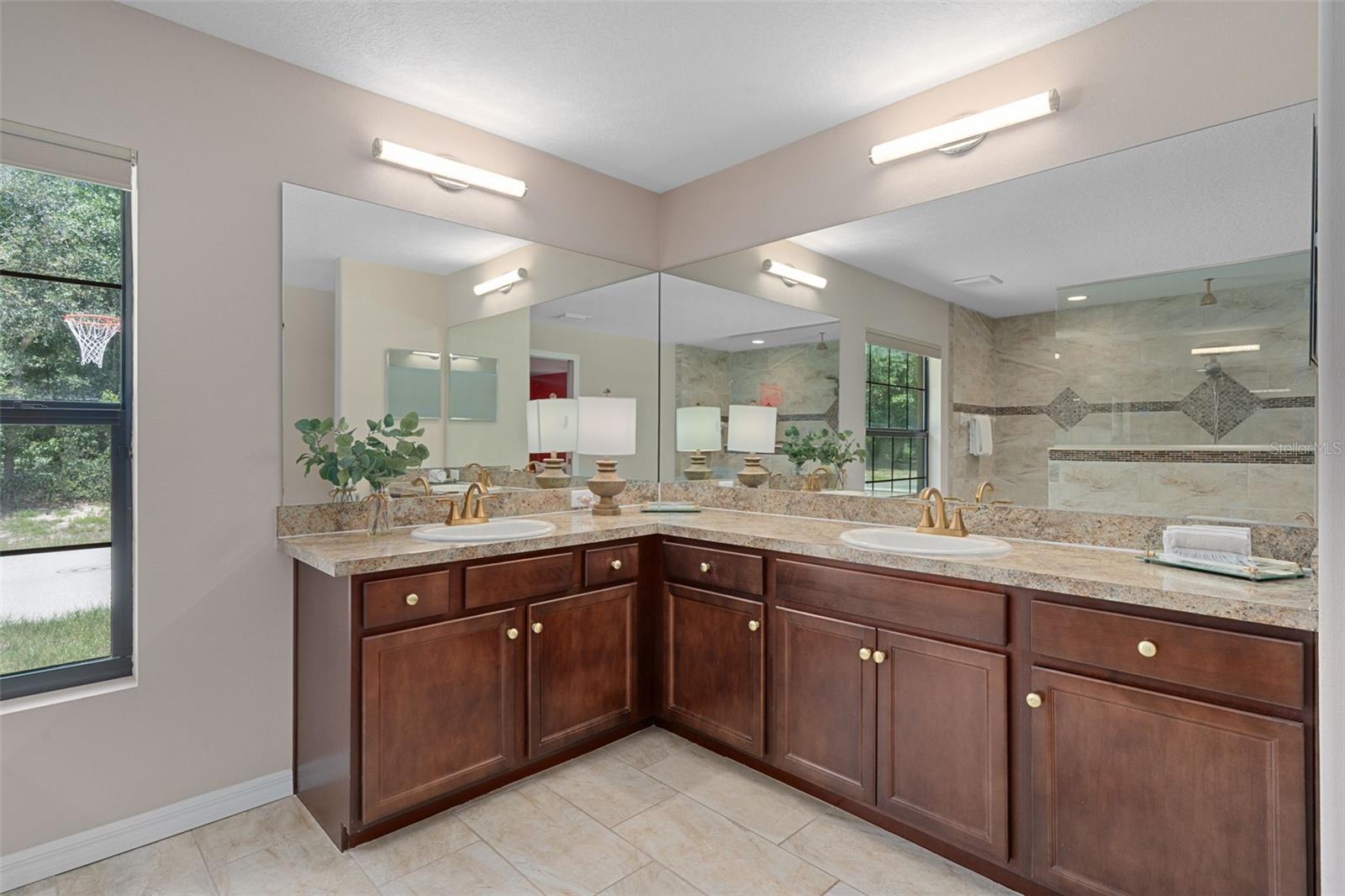 222 Suncoast Blvd Property Photo 44