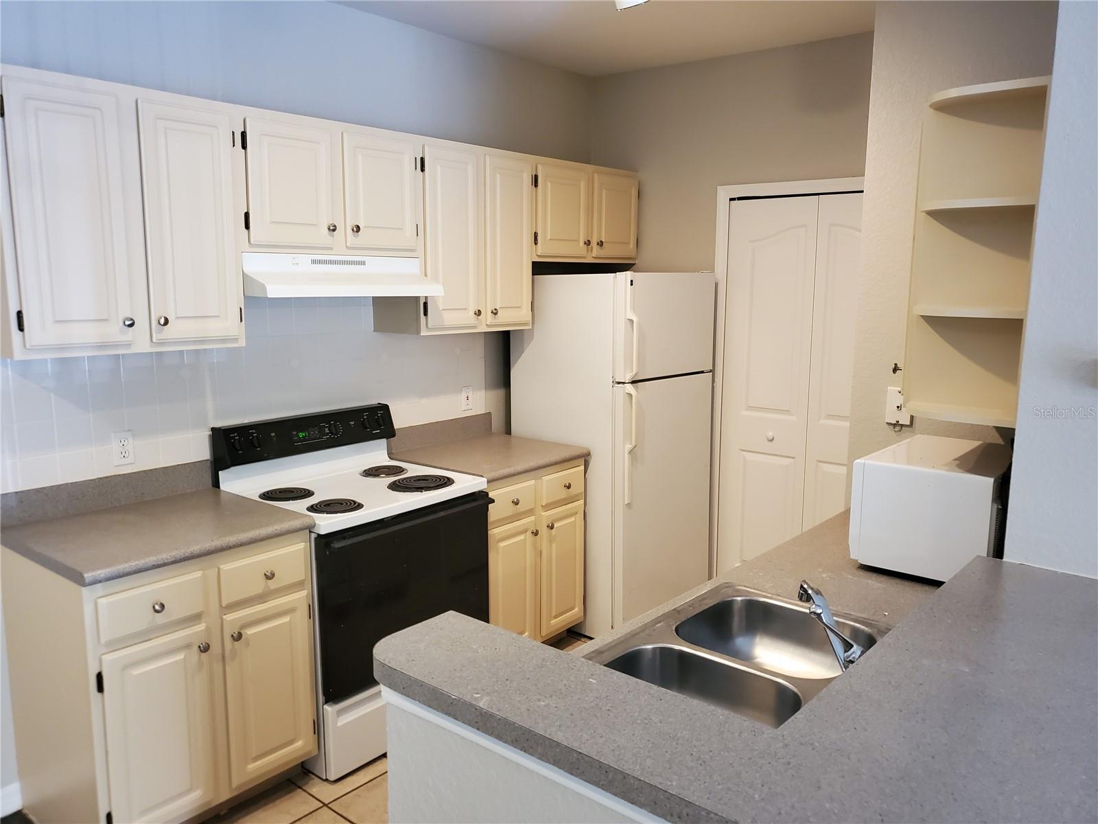 5807 Legacy Crescent Pl #201 Property Photo 7