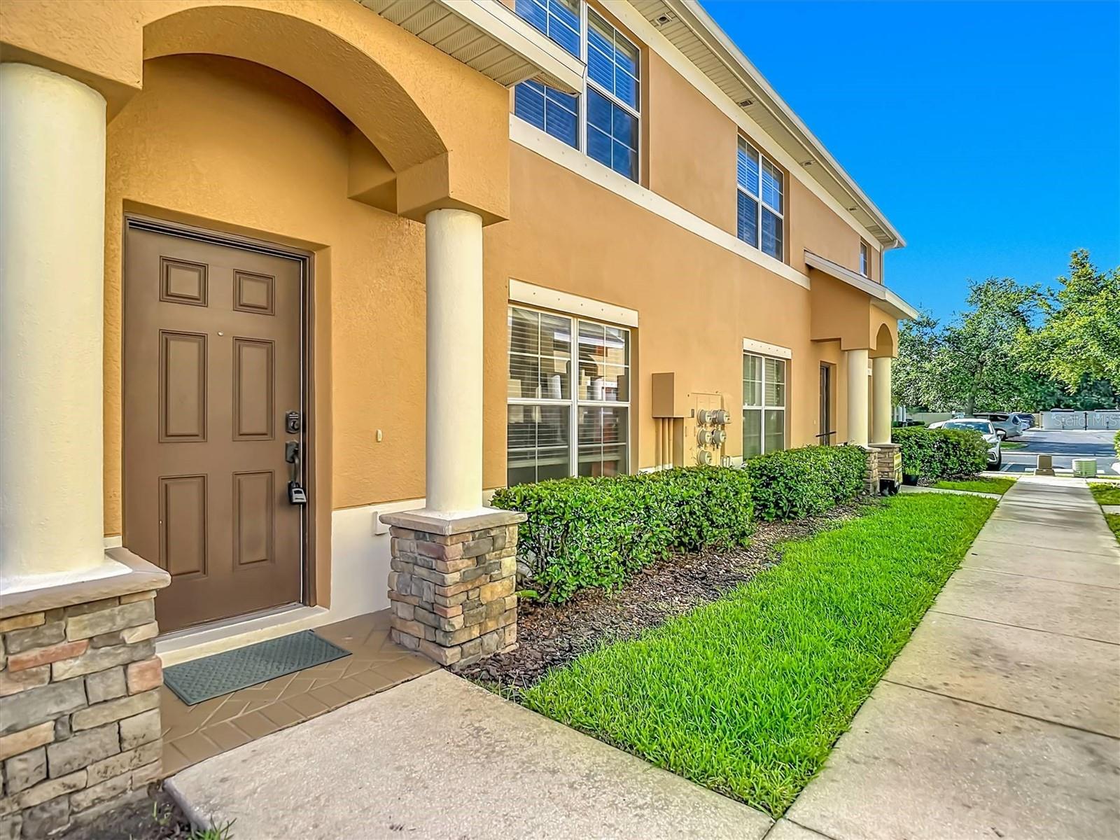 9838 TRUMPET VINE LOOP Property Photo 1