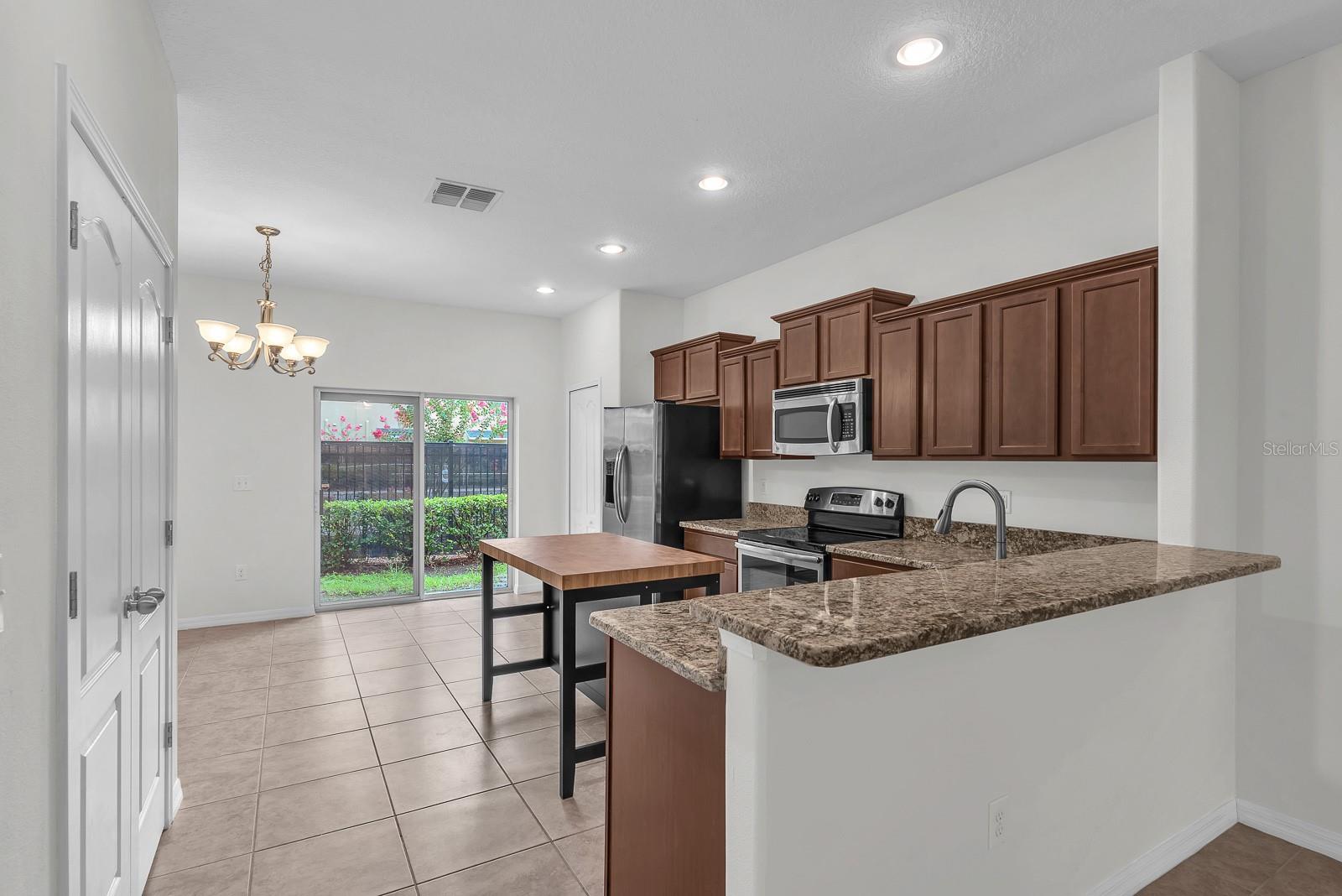 2719 Lantern Hill Ave Property Photo 2