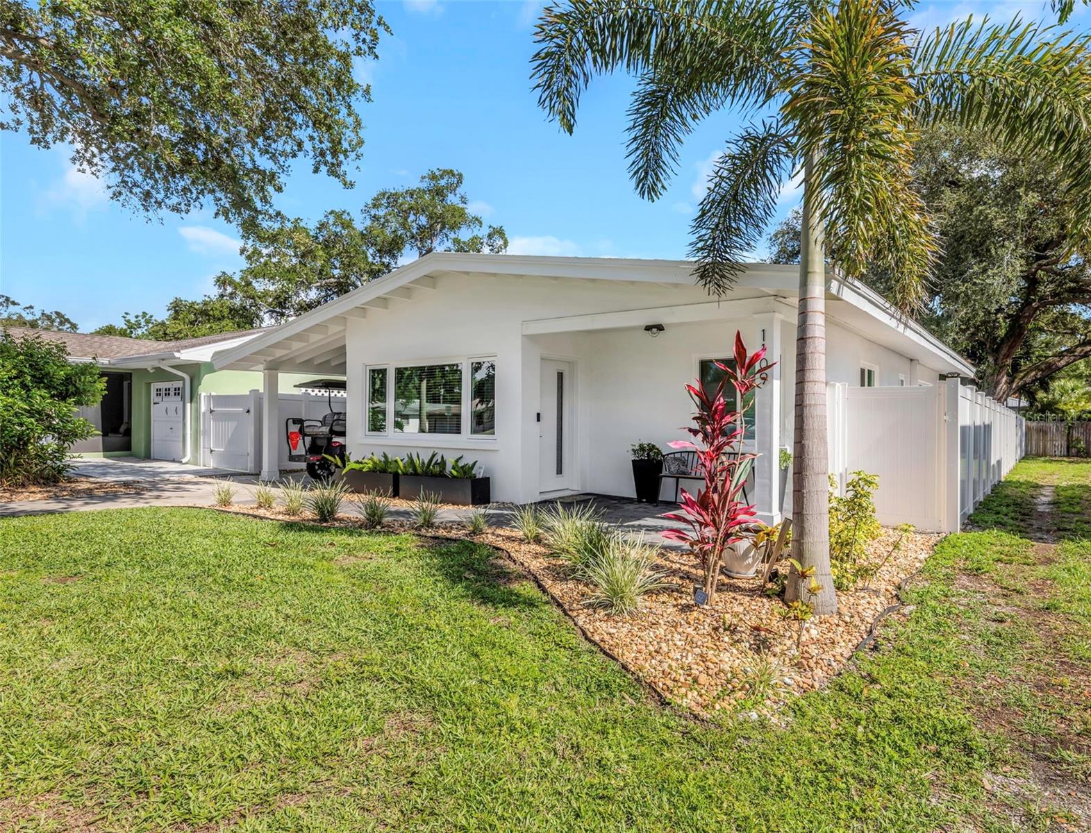 1109 Marine St Property Photo 3