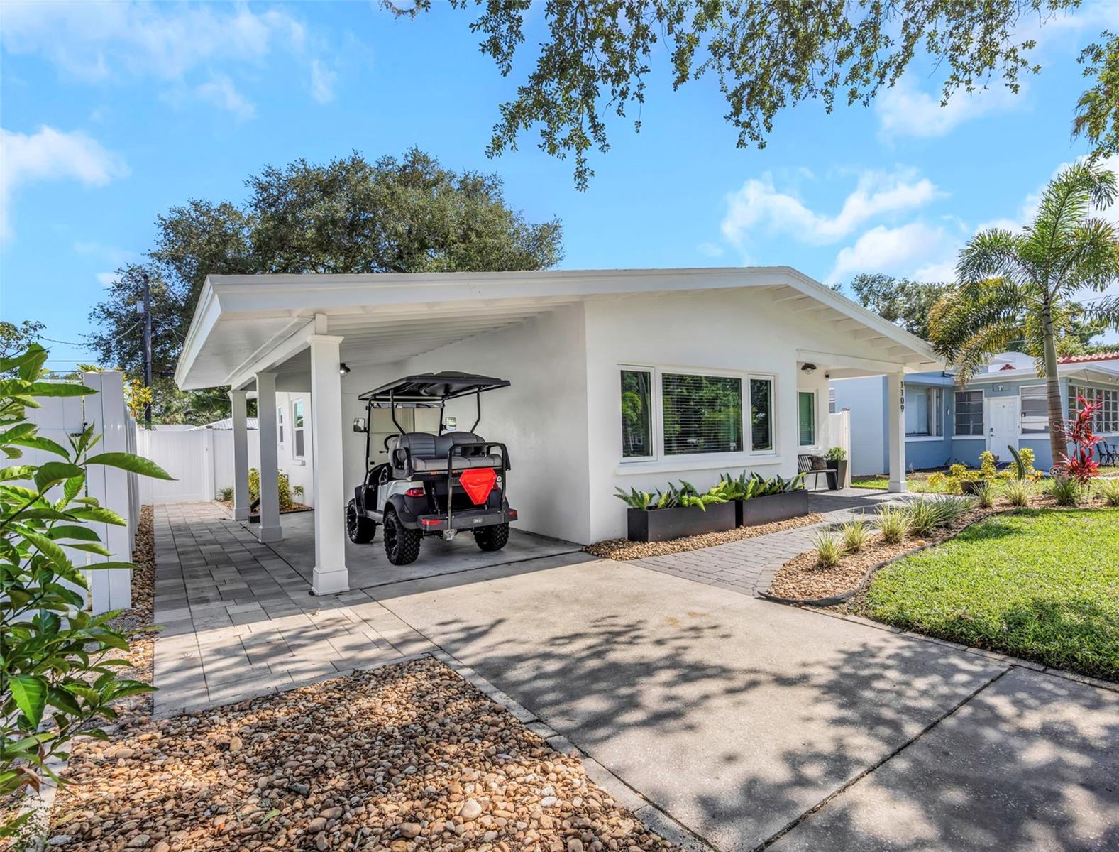 1109 Marine St Property Photo 5