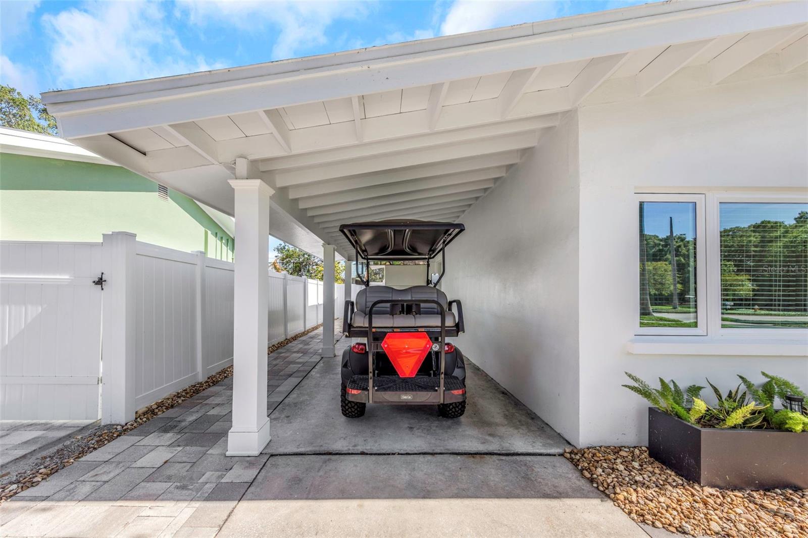 1109 Marine St Property Photo 6