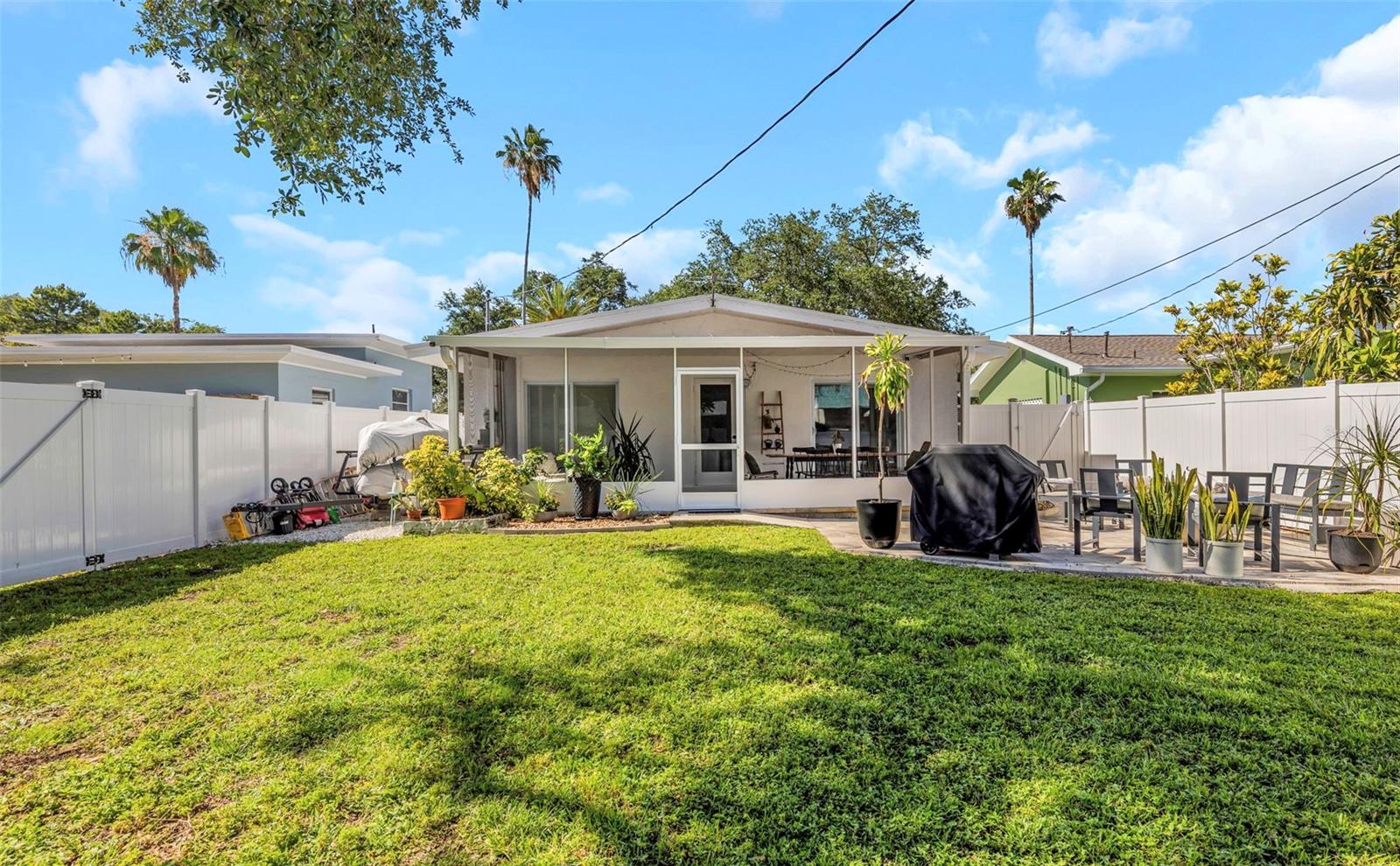 1109 Marine St Property Photo 10