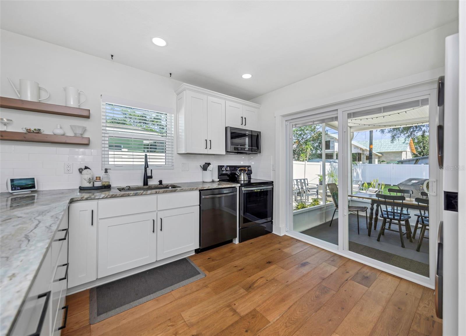 1109 Marine St Property Photo 14