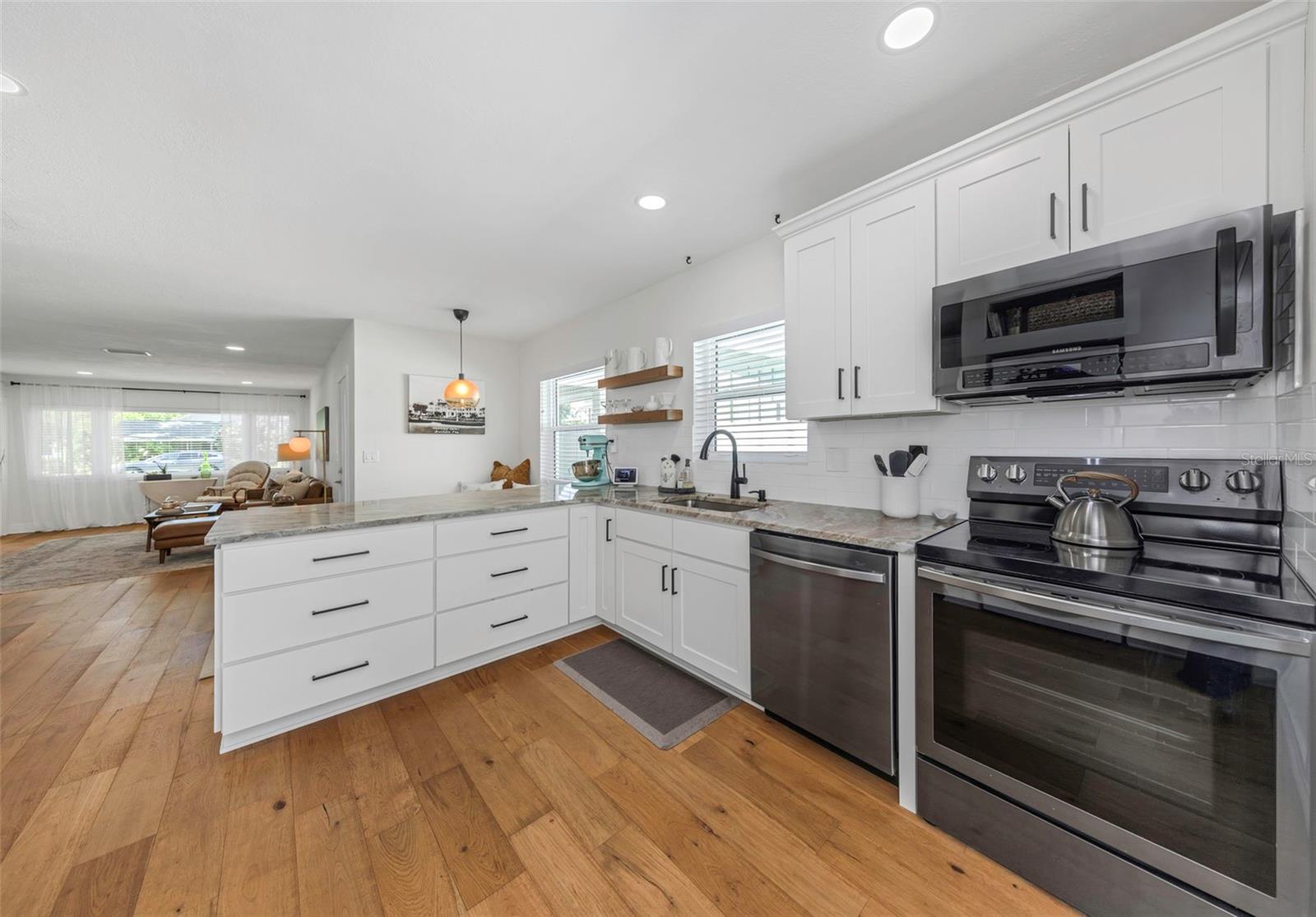 1109 Marine St Property Photo 18