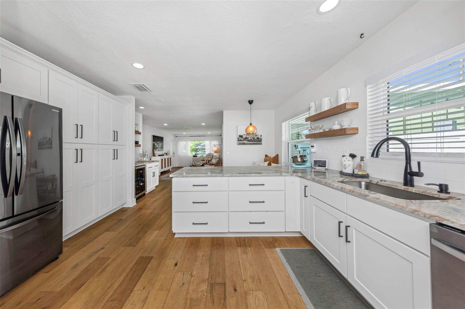 1109 Marine St Property Photo 19