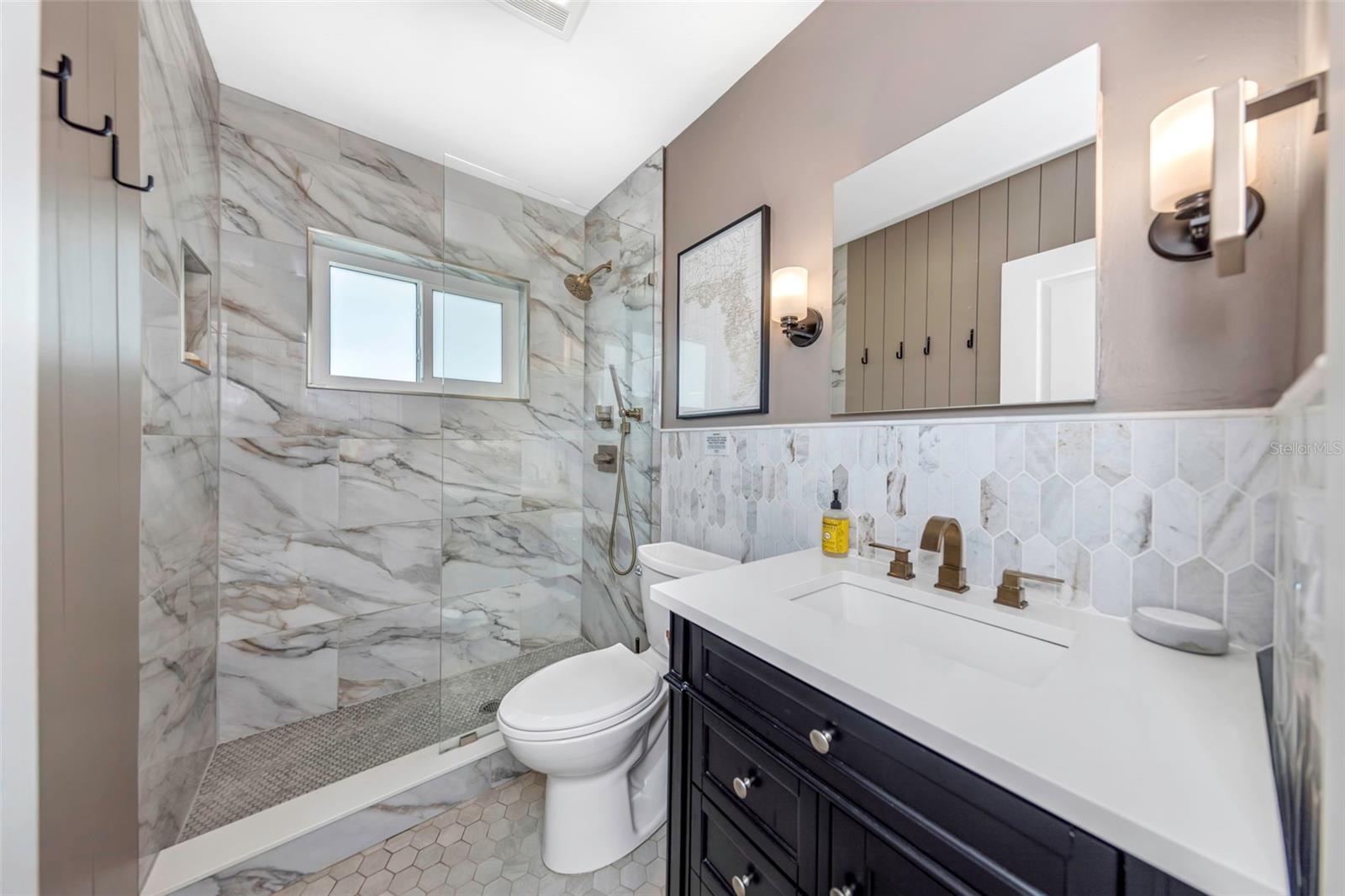 1109 Marine St Property Photo 32