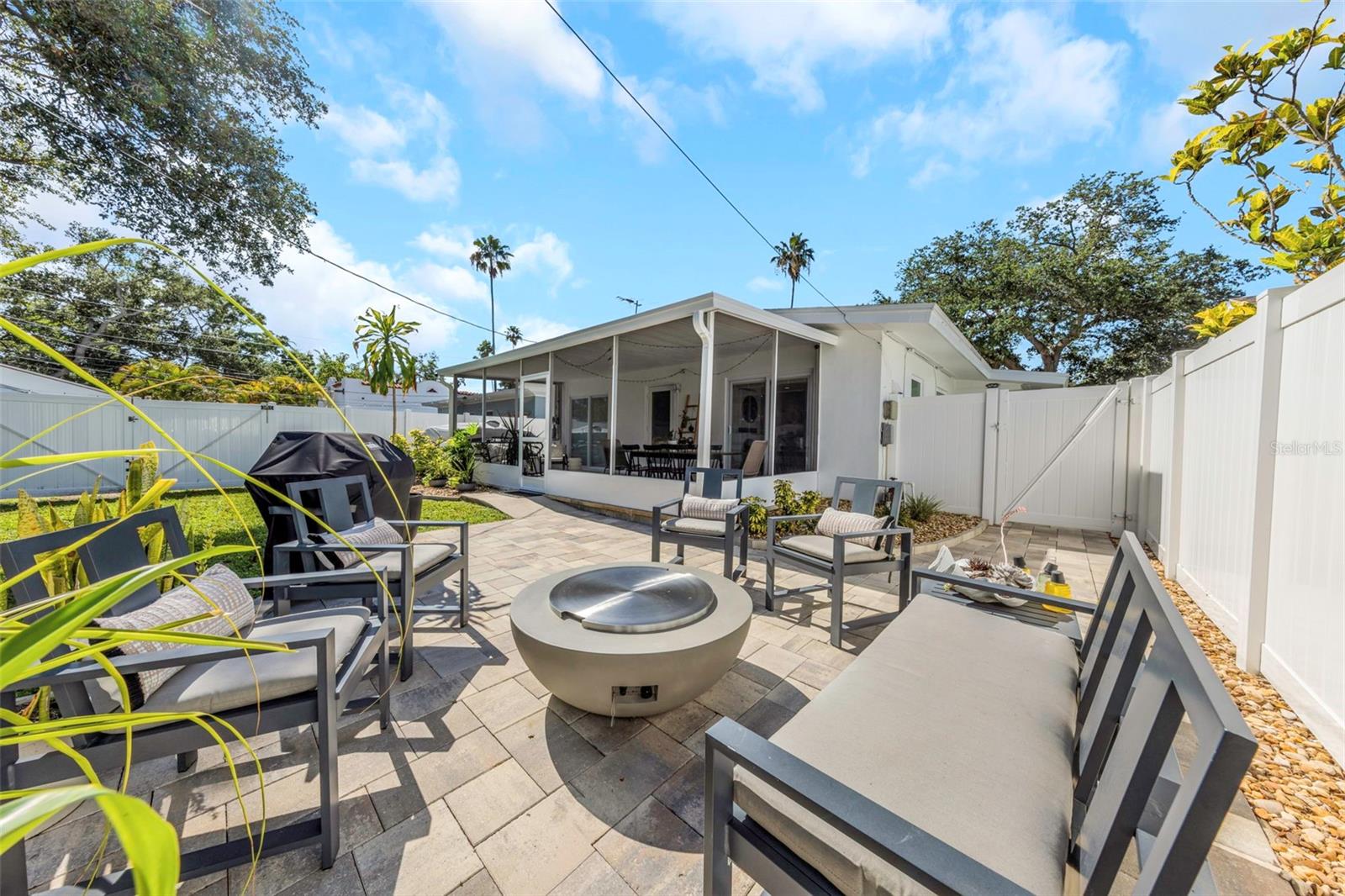 1109 Marine St Property Photo 49