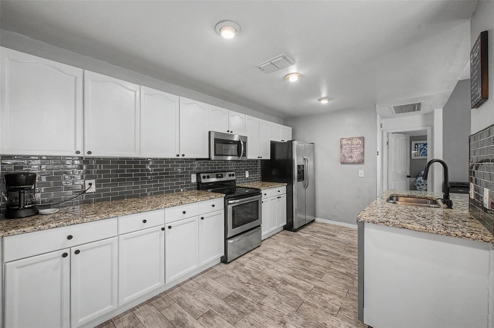 655 Sand Ridge Dr Property Photo 15