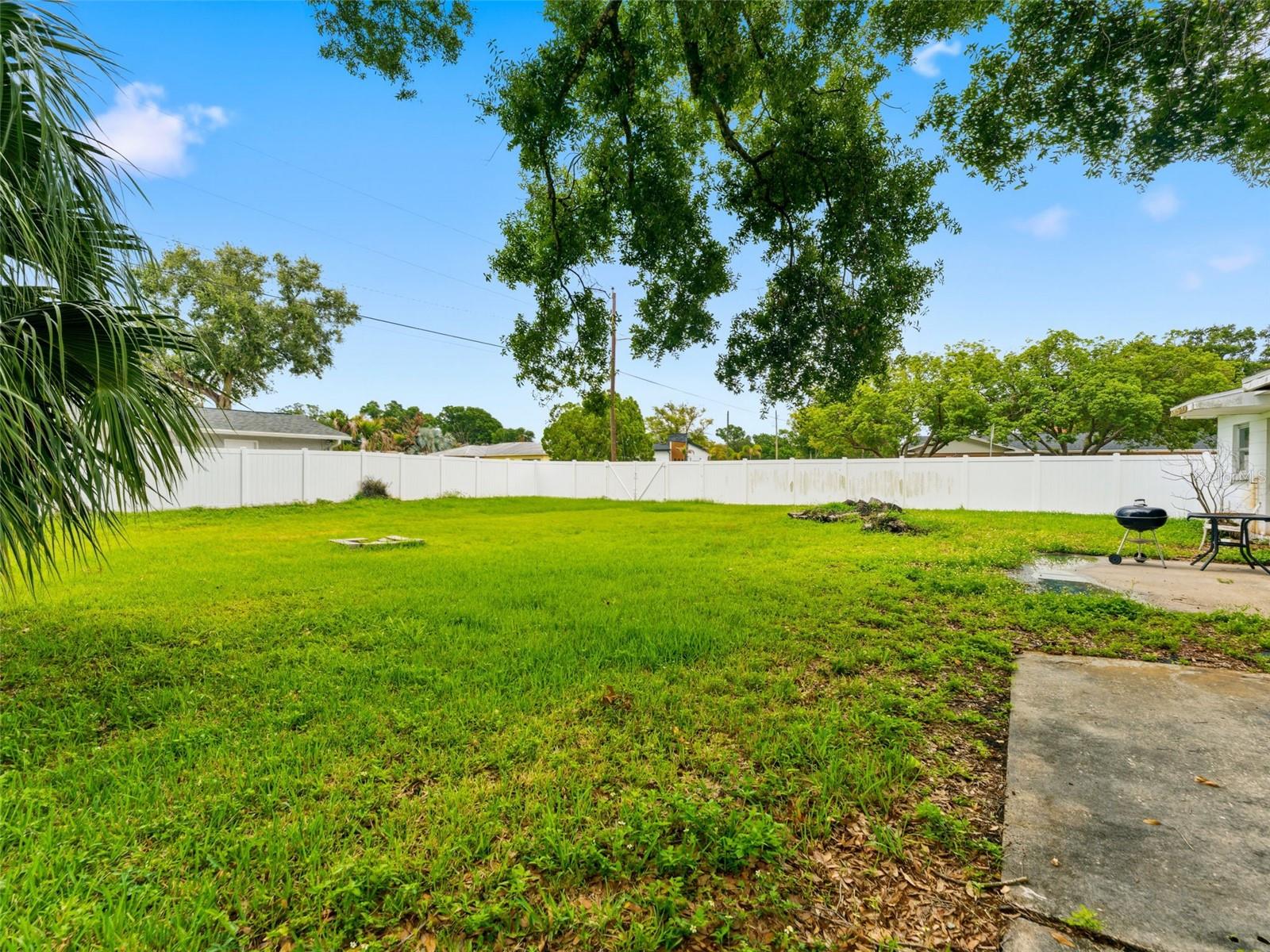 2109 W Erna Dr Property Photo 27
