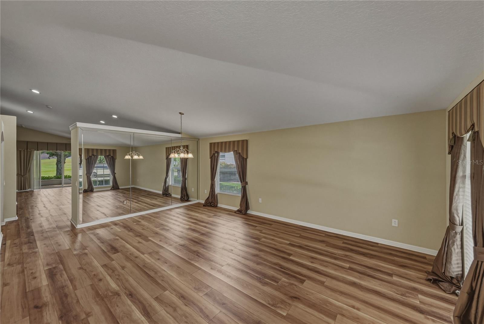5064 Gevalia Dr Property Photo 8