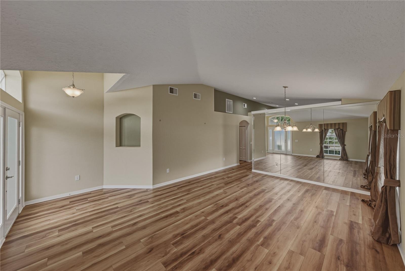 5064 Gevalia Dr Property Photo 9
