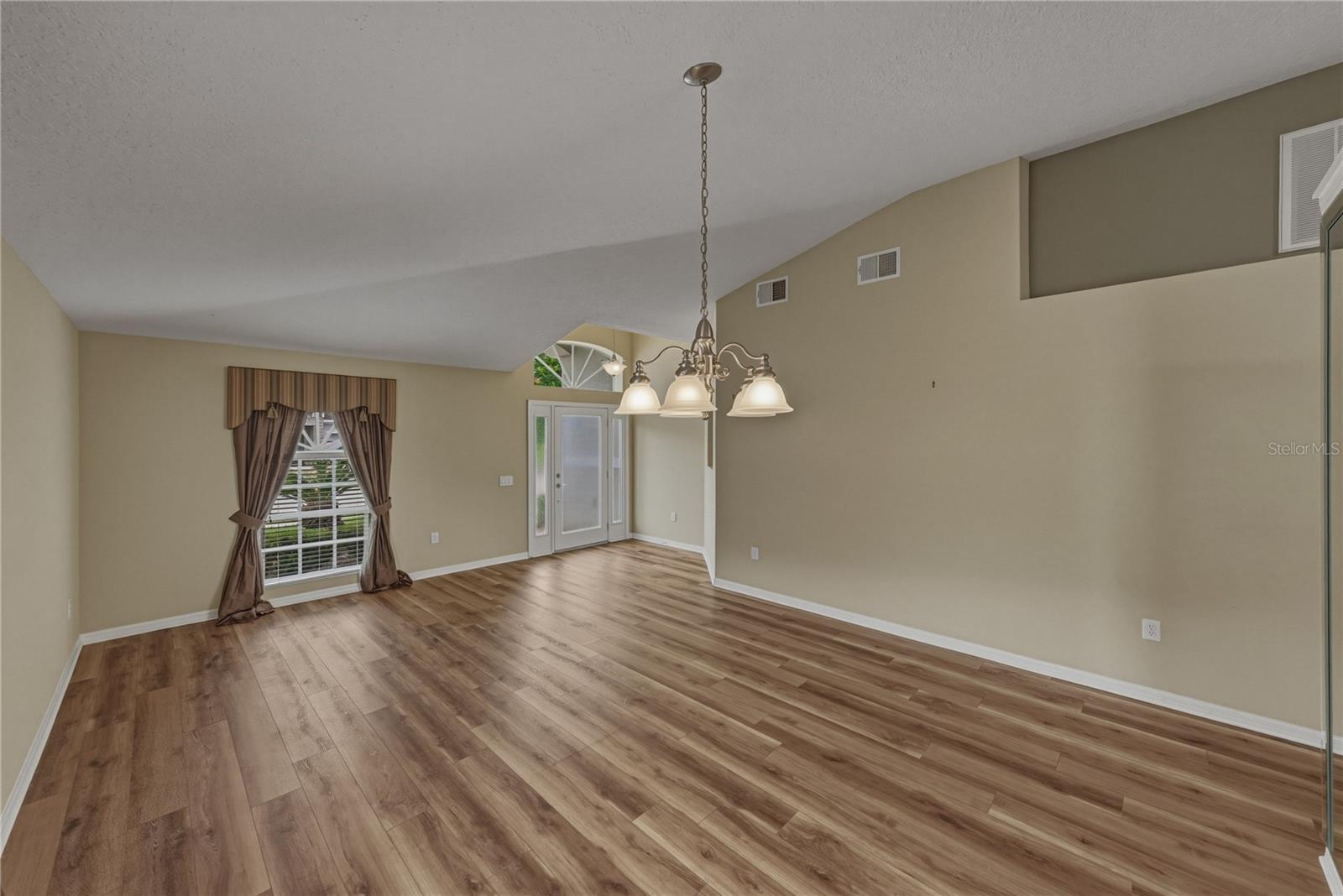 5064 Gevalia Dr Property Photo 10