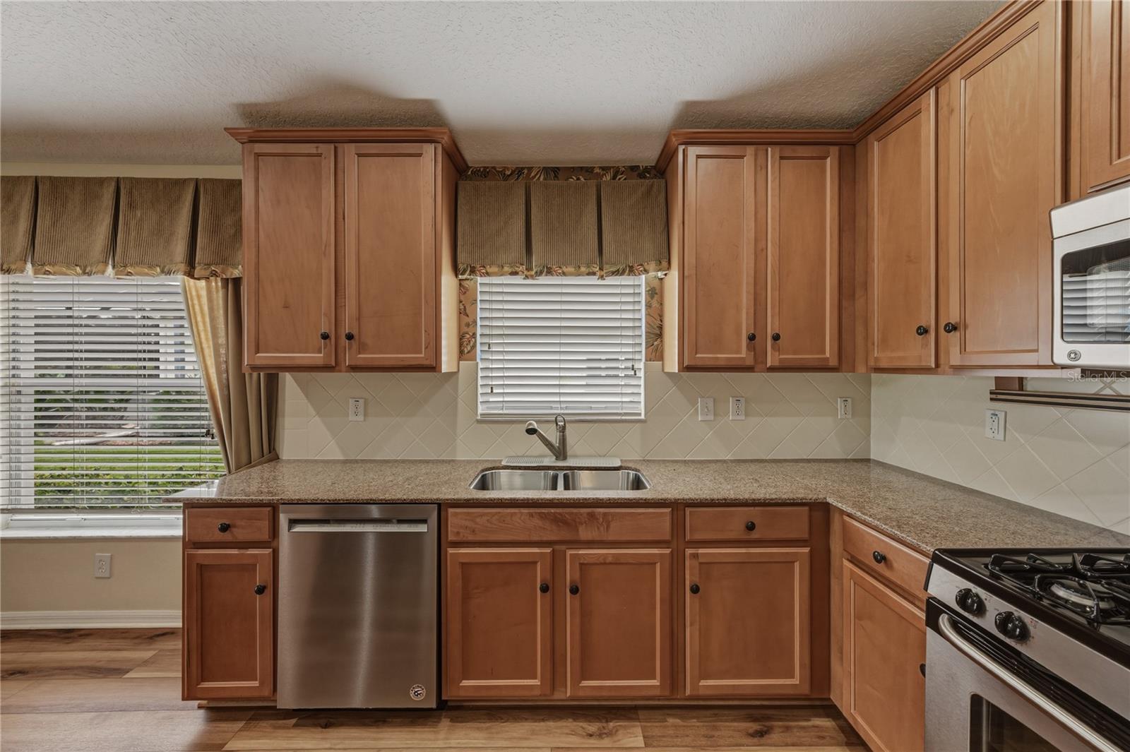 5064 Gevalia Dr Property Photo 18