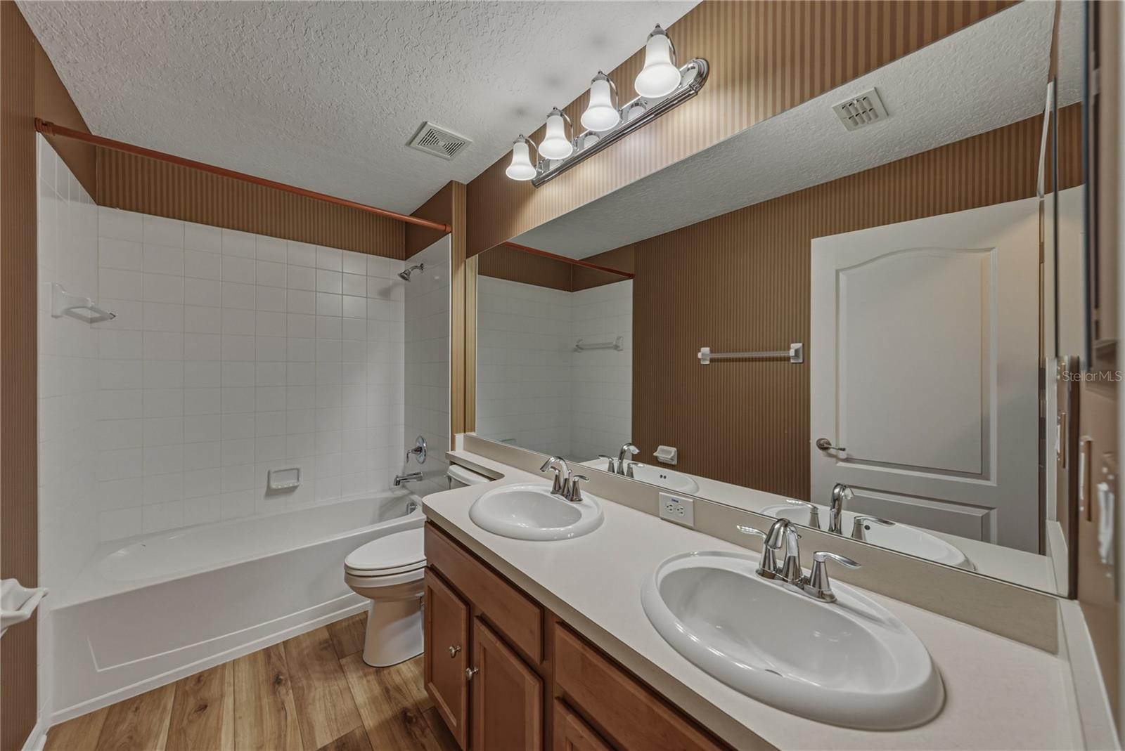 5064 Gevalia Dr Property Photo 38