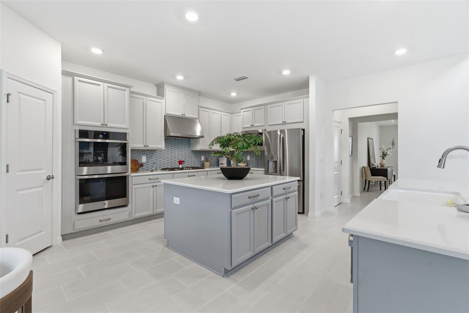 33774 Castaway Loop Property Photo 13