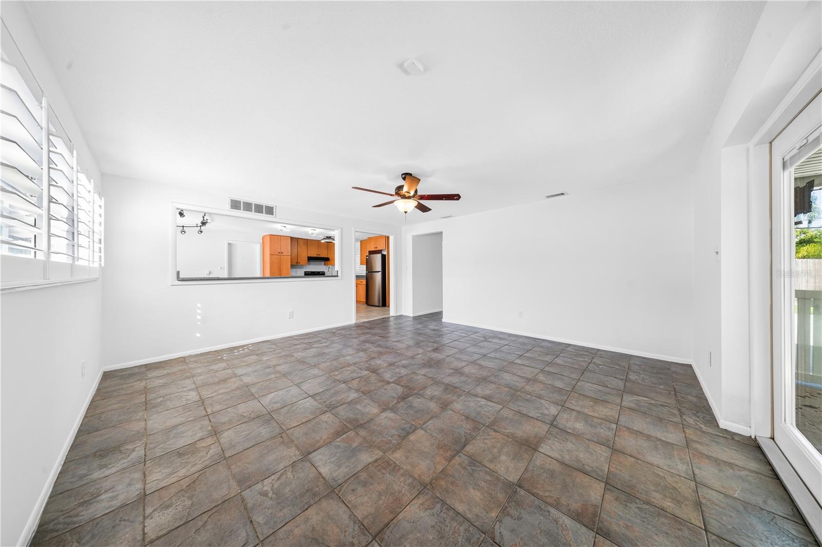 986 Lexington Dr Property Photo 10