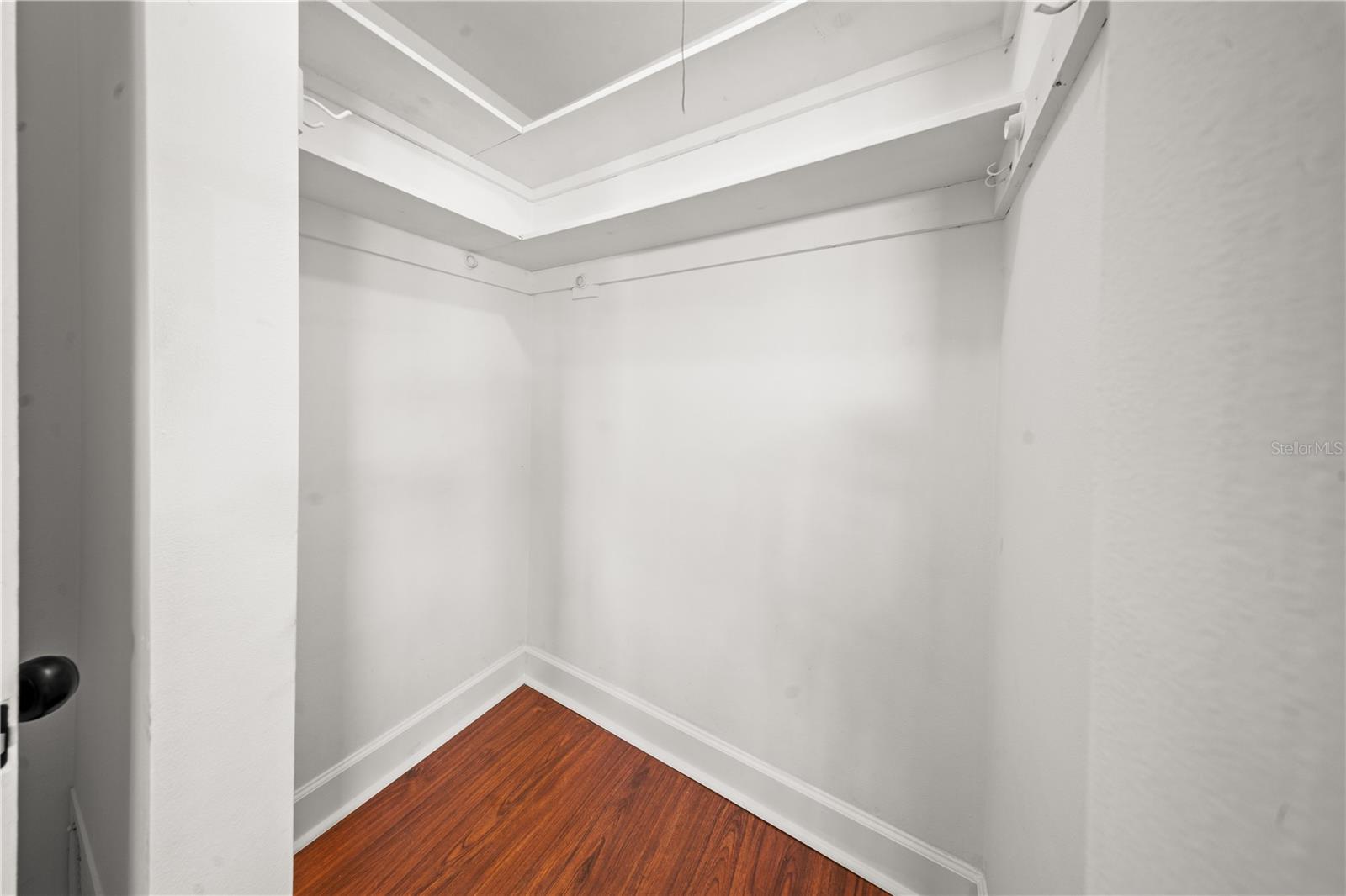 986 Lexington Dr Property Photo 14