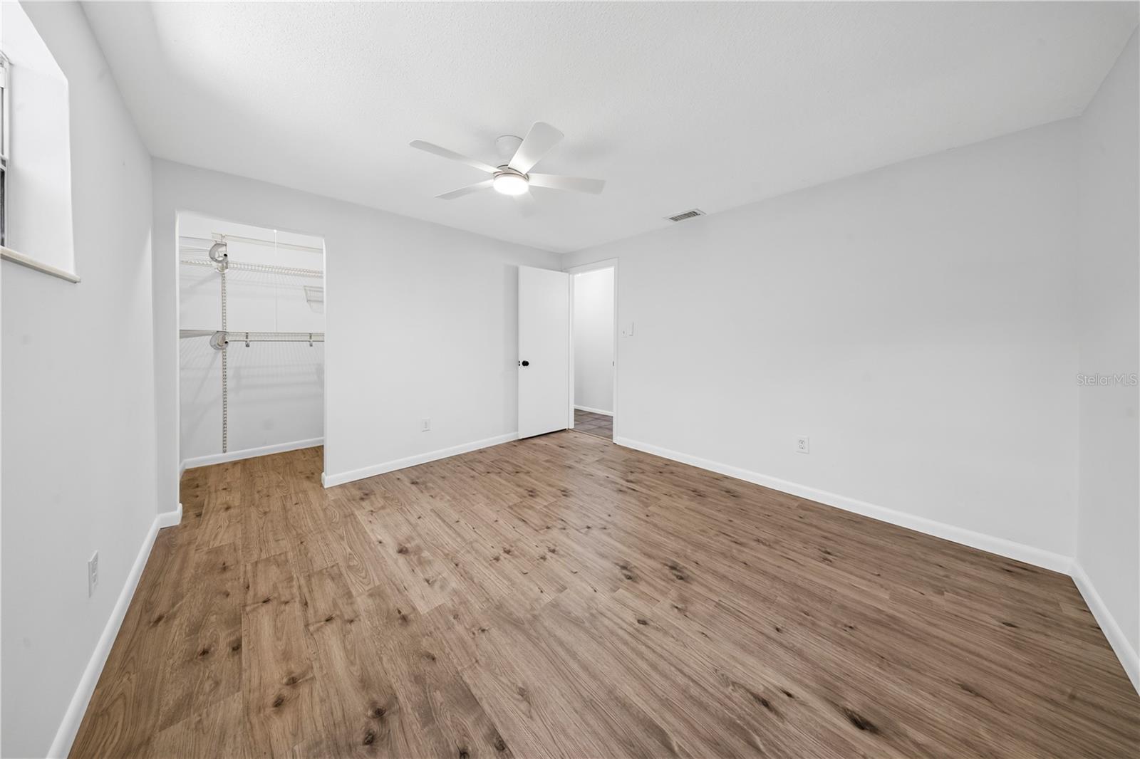 986 Lexington Dr Property Photo 19