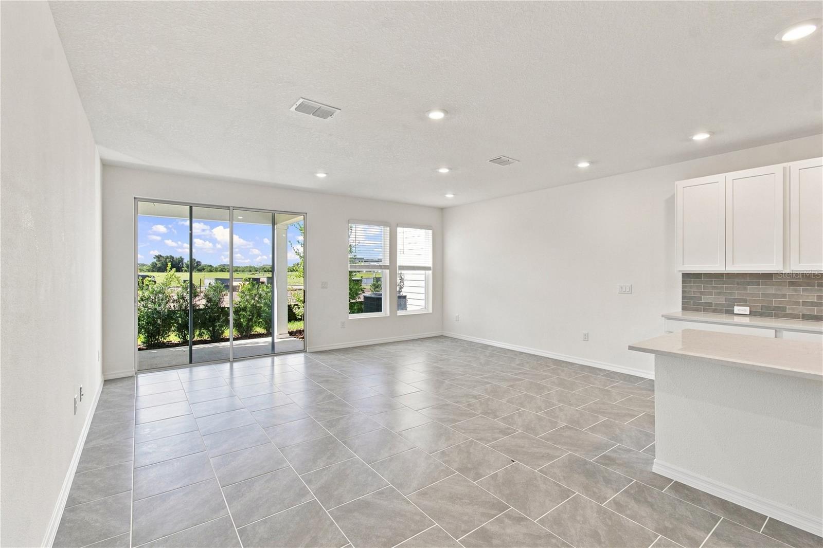 6355 Jensen View Ave Property Photo 8