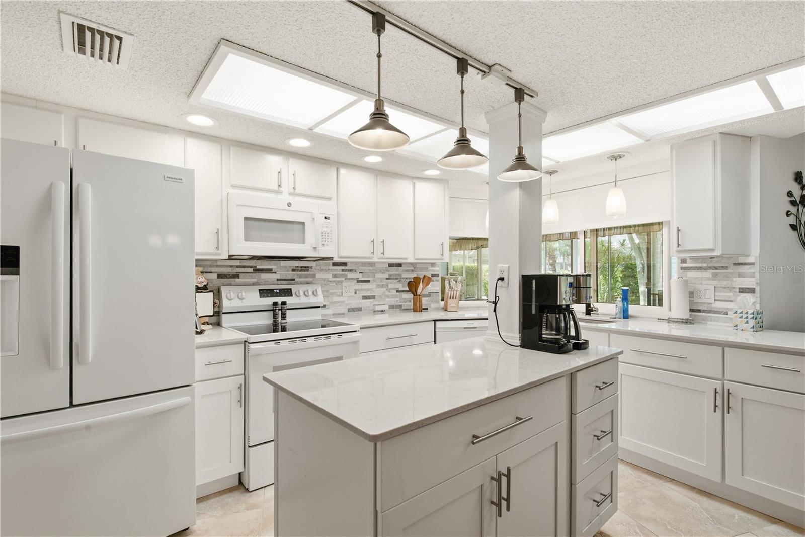 5468 Nimitz Rd Property Photo 25