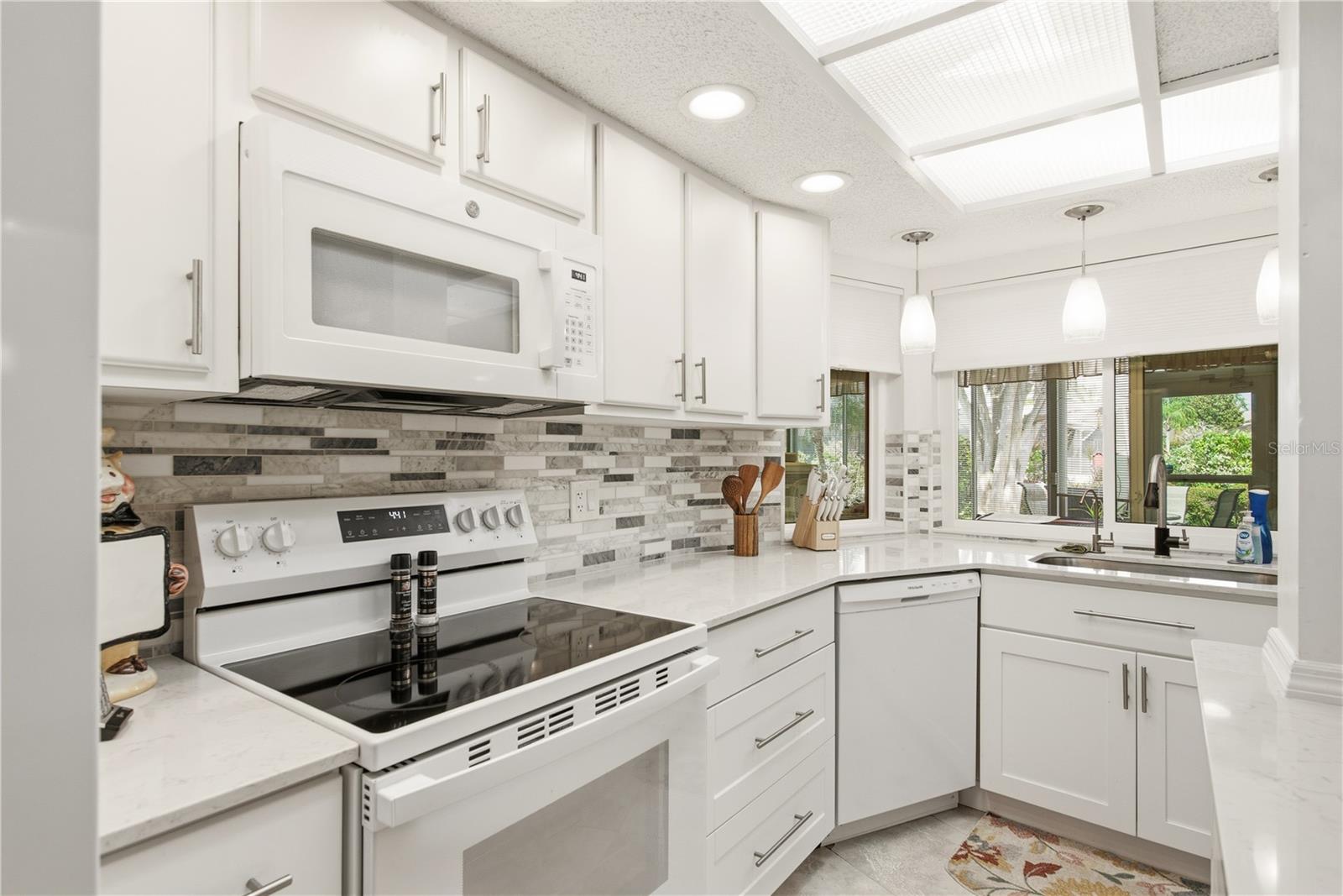 5468 Nimitz Rd Property Photo 26
