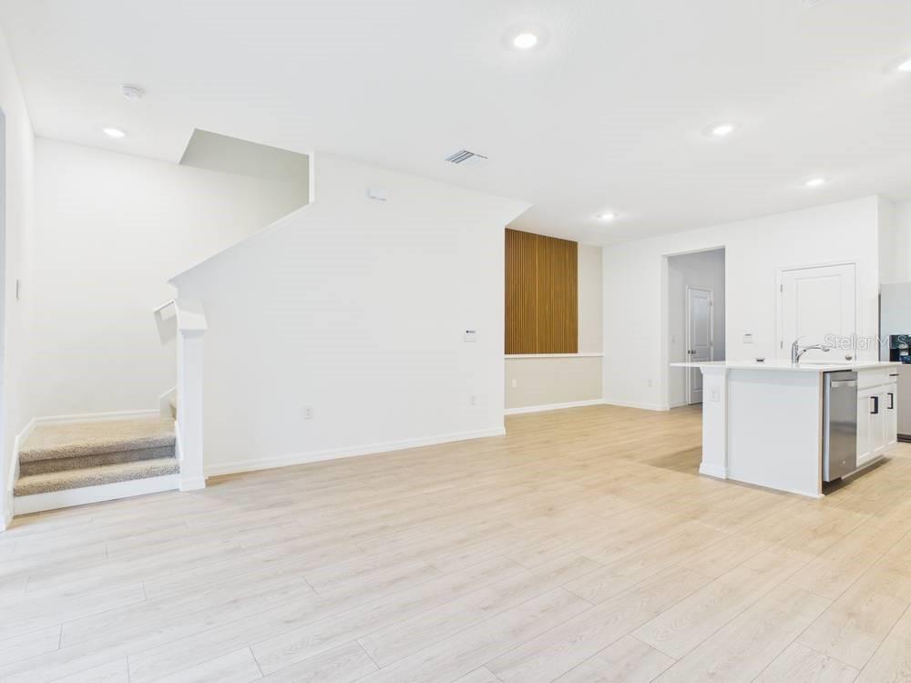 32519 Welling Blade Loop Property Photo 3