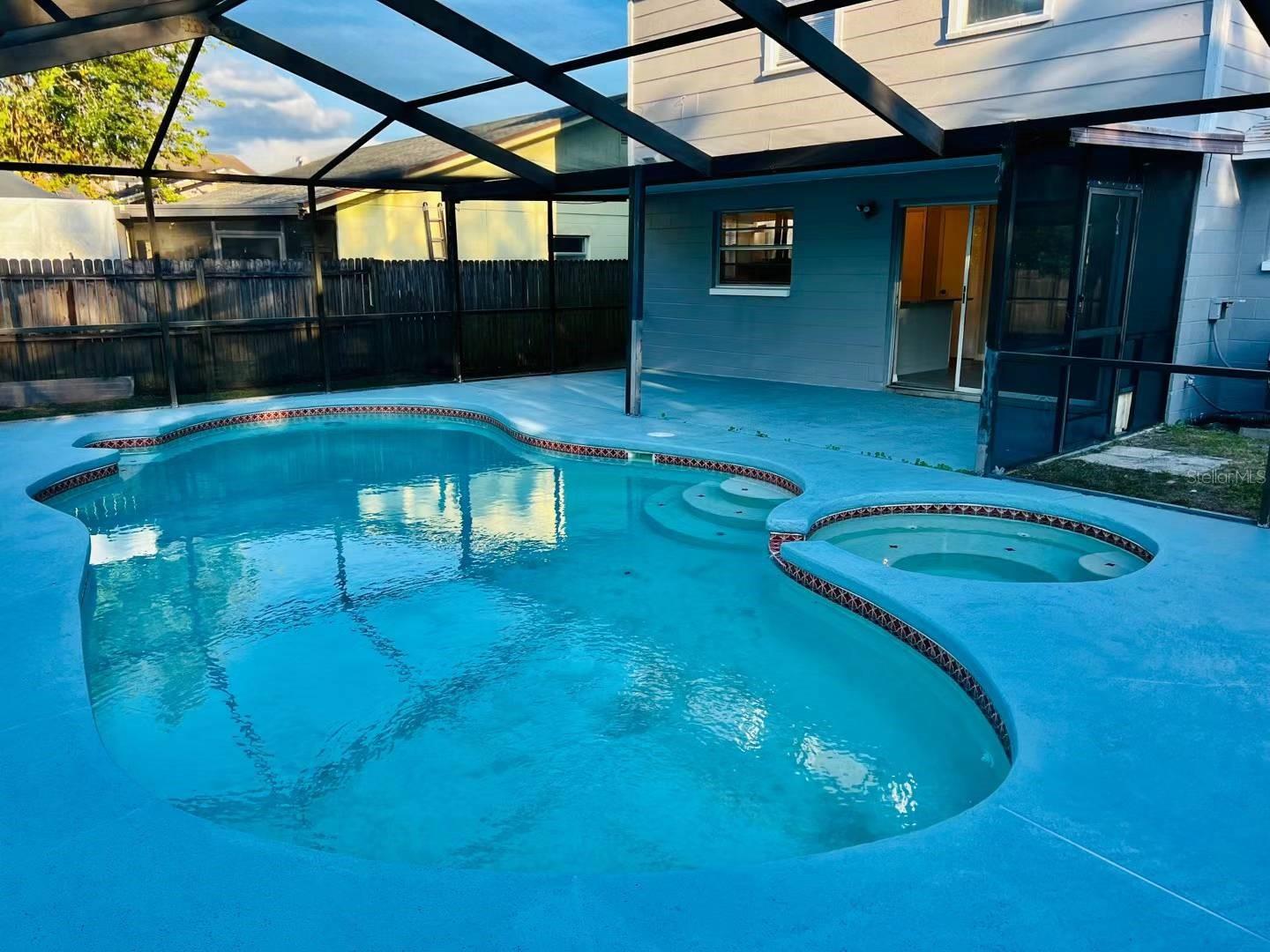 1610 Palm Leaf Dr Property Photo 3