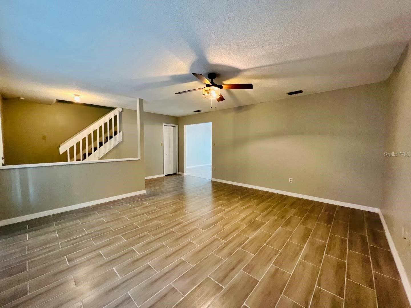 1610 Palm Leaf Dr Property Photo 5