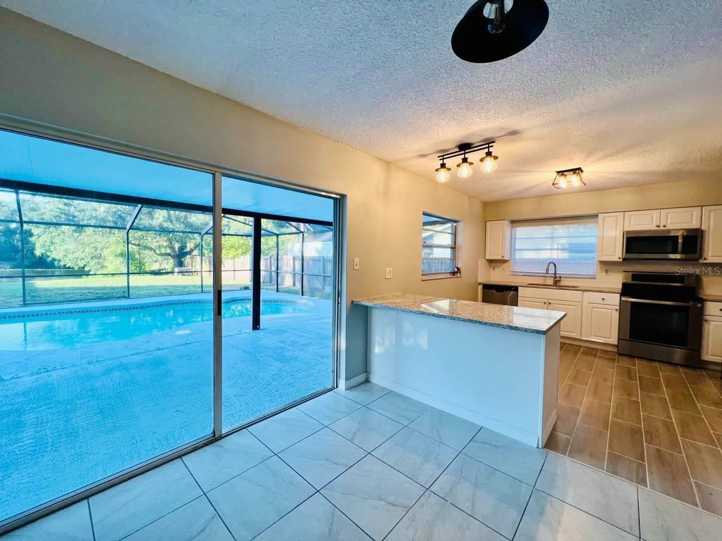 1610 Palm Leaf Dr Property Photo 6