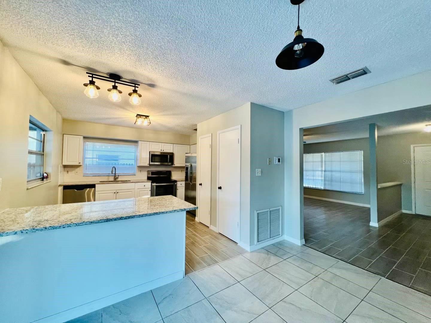 1610 Palm Leaf Dr Property Photo 9