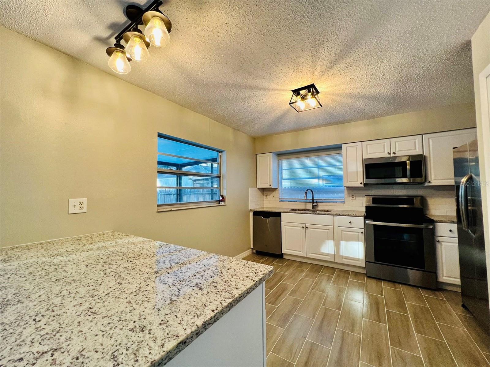 1610 Palm Leaf Dr Property Photo 10