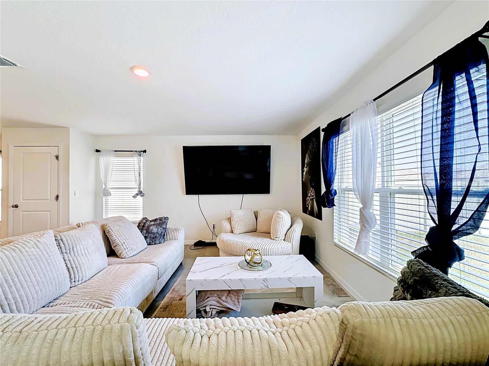 12142 Mountain Island Trl Property Photo 6