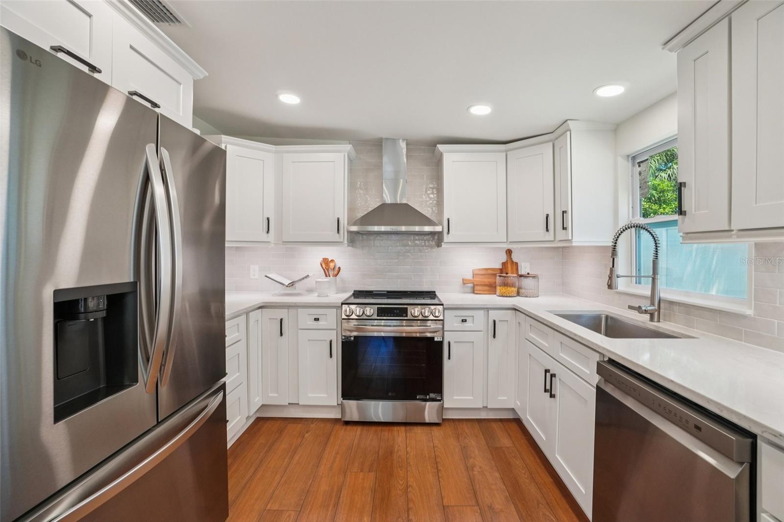 3123 W La Salle St Property Photo 4